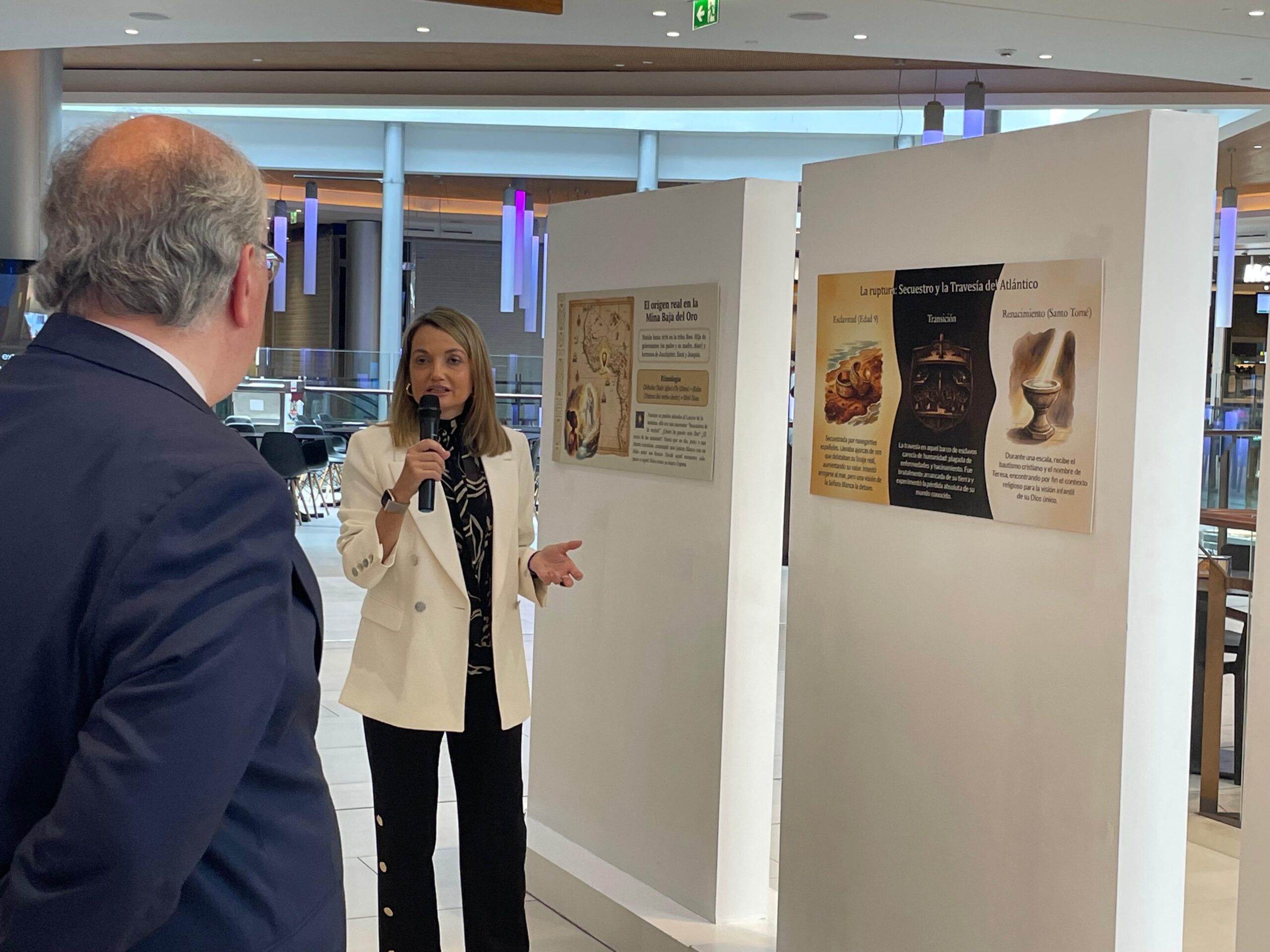 Amparo Sanz presenta la exposición dedicada a Sor Teresa Chikaba en El Tormes